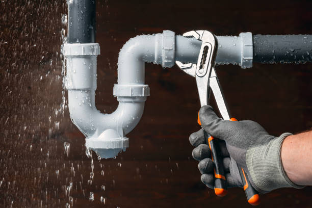 Professional Leak Detection technician working in Huddleston, VA